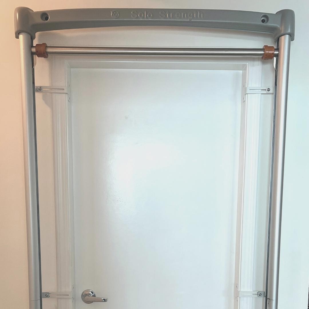 SoloStrength | Ultimate Doorway Adjustable height pull-up bar and dip station bodyweight exercise home Gym Equipment